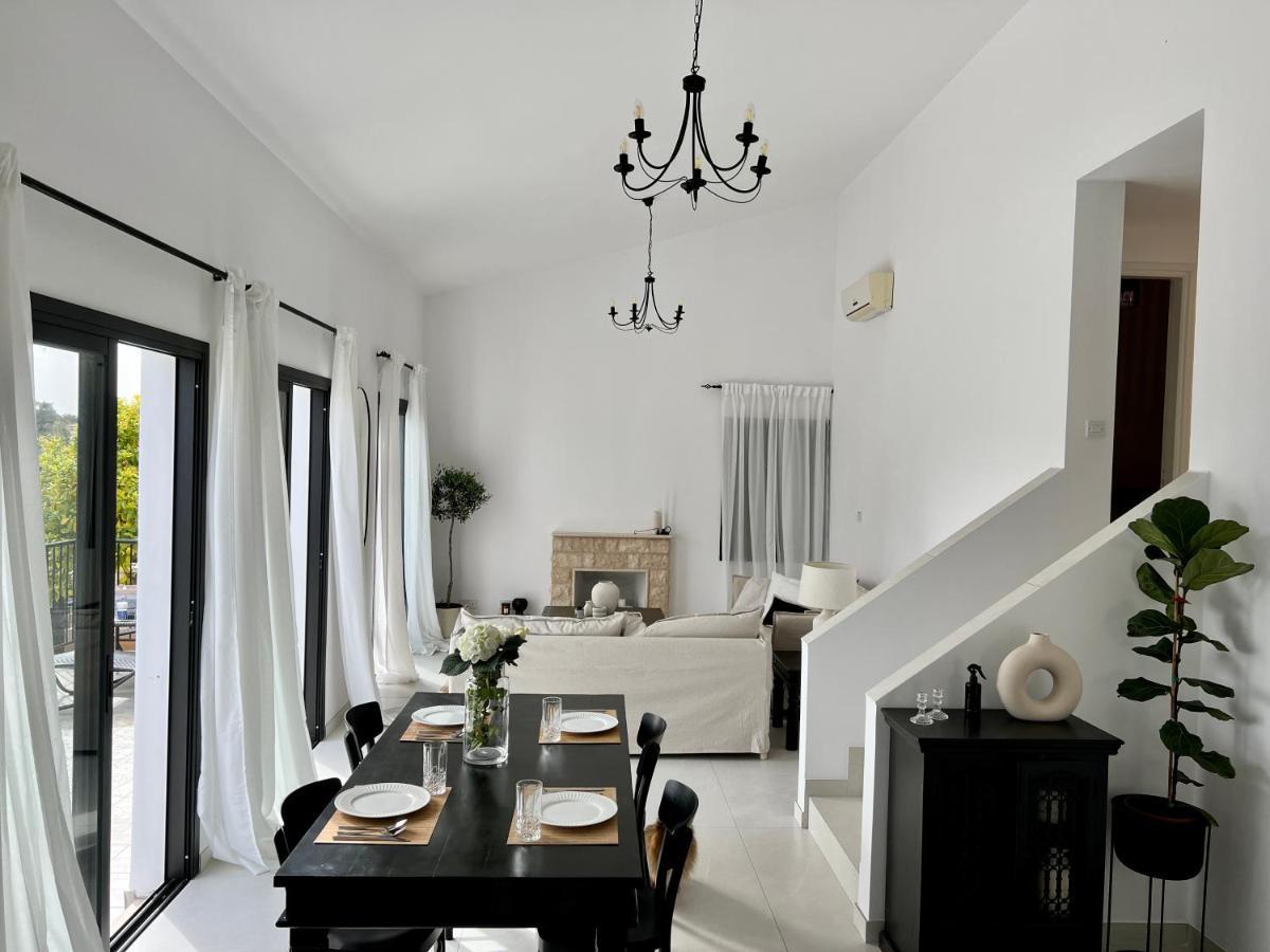 Zeus Holiday Home Pissouri Eksteriør billede